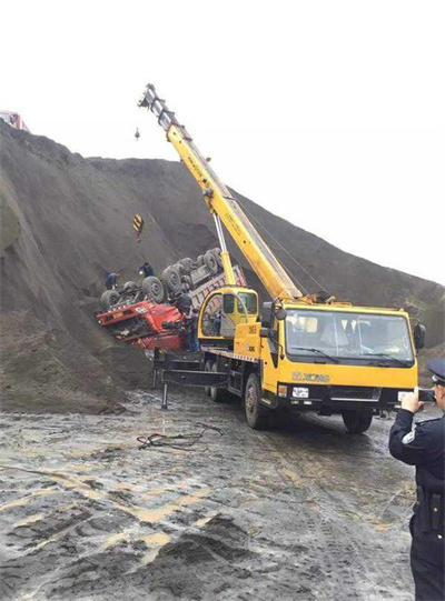 马尔康上犹道路救援